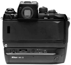 Nikon F4 mit Batteriefach MB-23