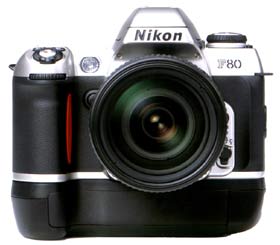Nikon F80 mit Batteriehandgriff MB-16 